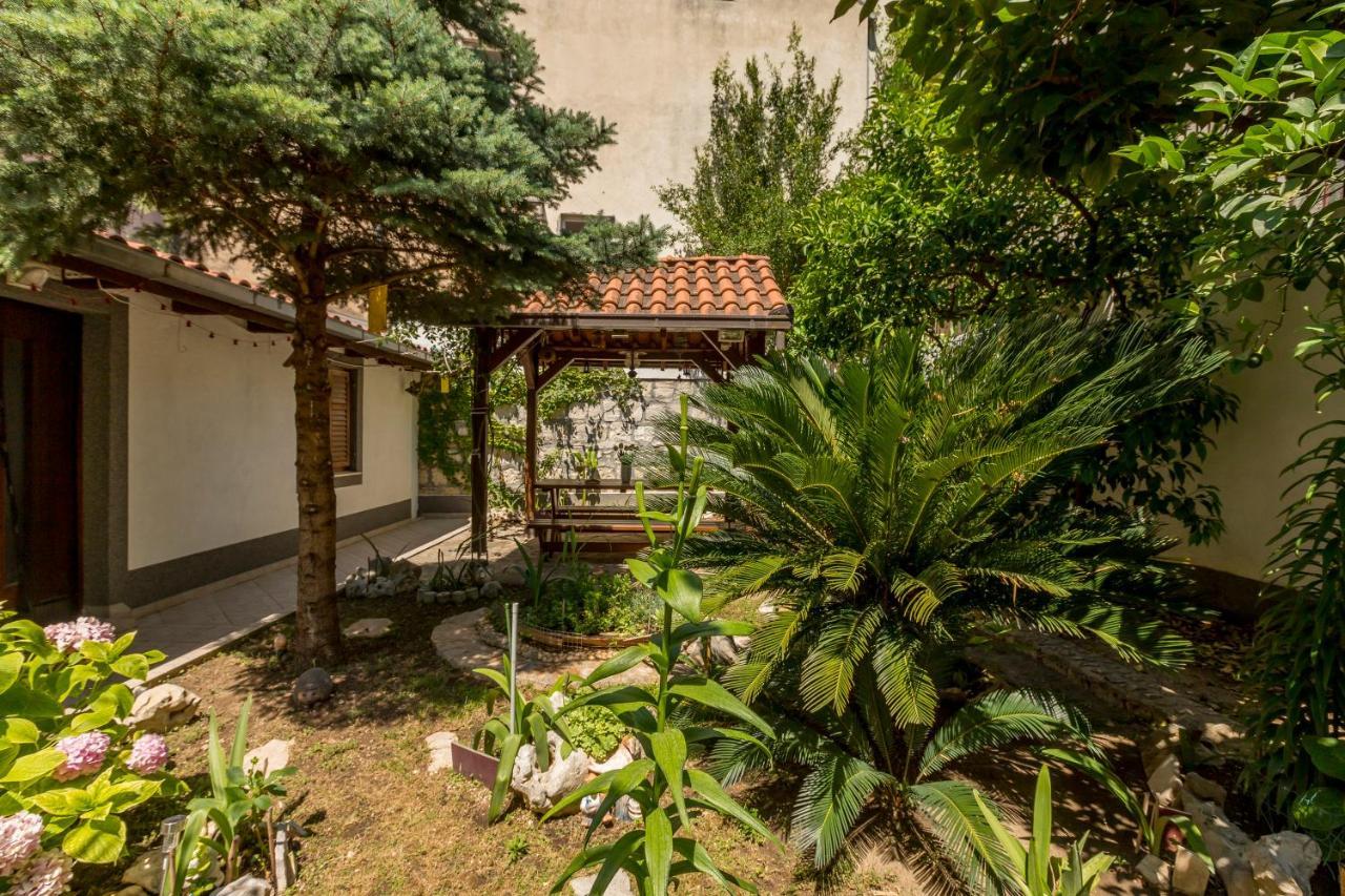 Studio Apartment Paradise Garden Split Exterior photo