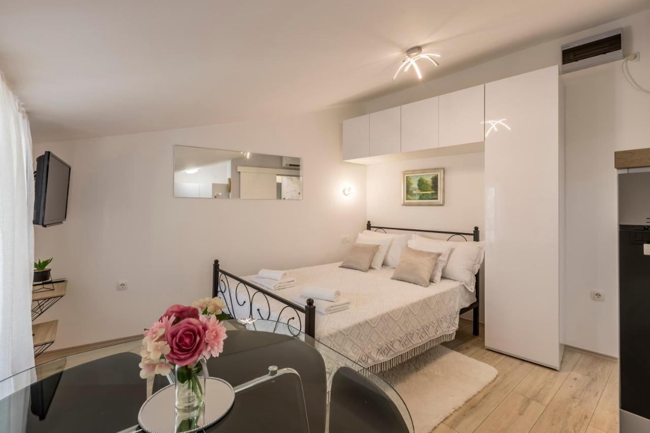 Studio Apartment Paradise Garden Split Exterior photo