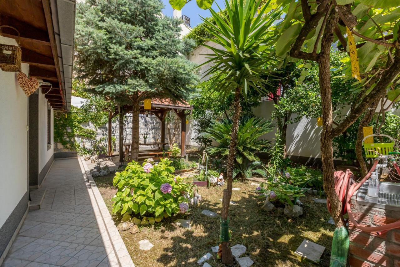 Studio Apartment Paradise Garden Split Exterior photo